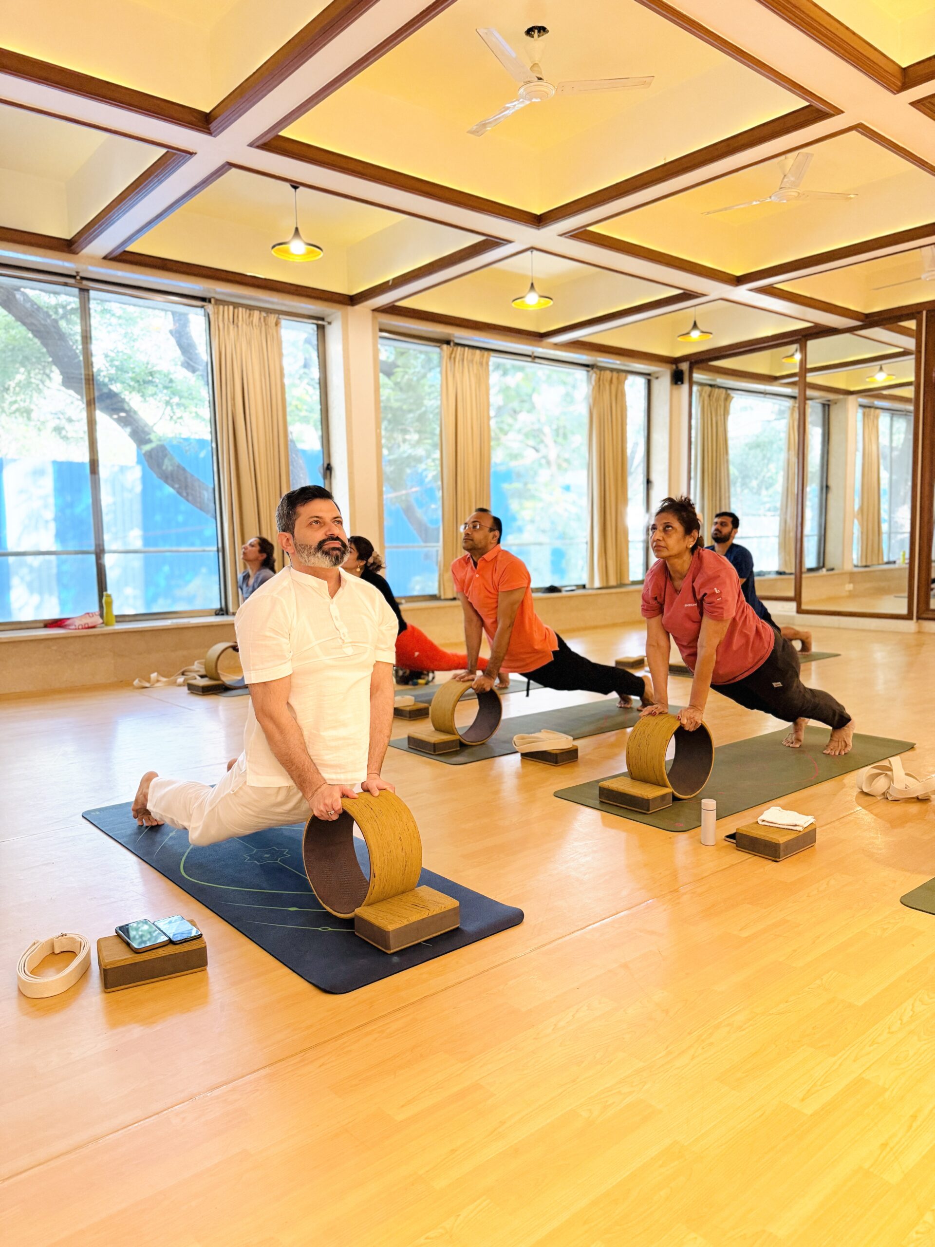 How Prayag Yoga Help You Find Inner Balance Through Hatha Yoga, Pranayama and Meditation?